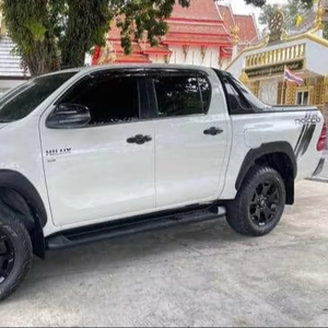 COCHE USADO 2023 TOYOTA Hilux Camioneta con volante a la derecha/izquierda a la VENTA a PRECIO BARATO - Product Image 1