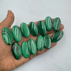 Cabujón de malaquita Natural de 21x39mm de alta calidad, piedra preciosa verde ovalada LISA para la fabricación de joyas, piedras preciosas sueltas al por mayor - Product Image 1