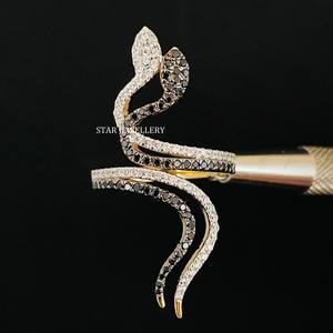 Bague en or massif 14 carats avec diamants naturels antiques. - Product Image 1