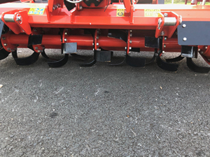 Cultivador Agrícola Rojo de 4 Filas con Caja de Cambios Rotativa, Maquinaria Agrícola de Alta Productividad, Garantía de 5 Años, Alimentador de Semillas y Pulverizador - Product Image 6