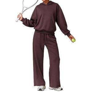 Kivotech fabrique des ensembles de survêtement décontractés pour femmes de haute qualité avec logo personnalisé, sweat-shirt à capuche pour femmes - Product Image 4