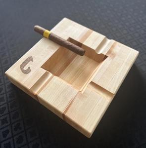 Cendrier carré élégant en bois naturel avec parois épaisses et design de style américain, taille personnalisée pour hôtels, restaurants, bars - Product Image 3