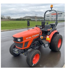 Kubota EK1 261 neuf, doté d'un moteur 3 cylindres de 24 CV, d'une transmission mécanique 4x4 et d'un système de freinage immergé dans l'huile. - Product Image 4