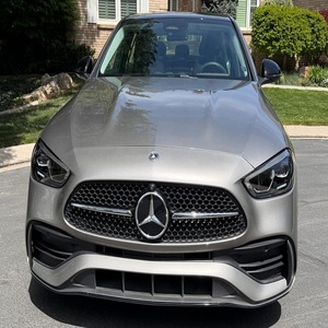 El Mercedes-Benz C300 4Matic Sedán Más Genial del 2024 - Product Image 3