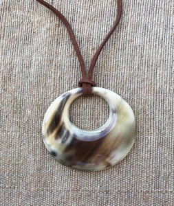 Collar de Cuerno de Búfalo Ángel, Joyería Elegante Hecha a Mano de Alta Calidad para Mujer, Venta al por Mayor - Product Image 6