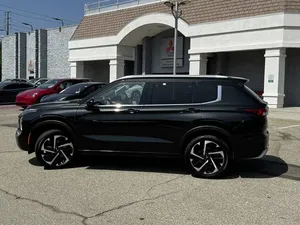 2024ใช้แล้ว Mitsubishi Outlander SEL AWD