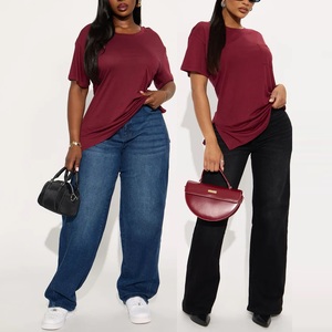 Nouveauté T-shirts décontractés à manches courtes pour femmes de haute qualité Coupe ajustée Longueur courte avec décoration de logo en vente Fabriqué au Bangladesh - Product Image 6