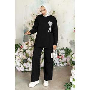 Hijab Bordado Corazón Conjunto 2 Piezas Negro - Product Image 1