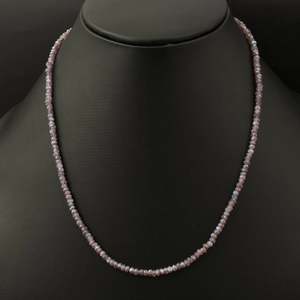 Collier en cristal de labradorite bleu chatoyant - Product Image 3