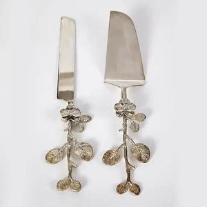 Ensemble de couverts de service à salade en acier inoxydable avec poignée de conception de brindille de fleur avec feuille pour mariage - Product Image 5