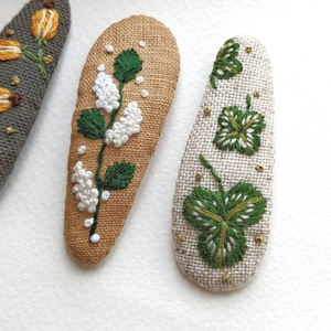 กิ๊บติดผมปักลายสำหรับเด็กผู้หญิงกิ๊บติดผมวินเทจเครื่องประดับผมแบบปักลายดอกไม้หรูหราของขวัญผลิตในเวียดนาม - Product Image 2