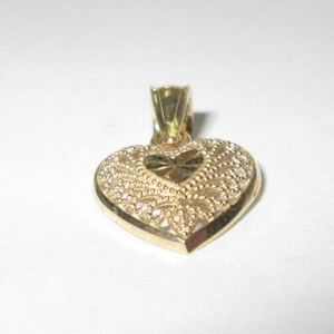 Hermoso y Moderno Dije con Forma de Corazón en Oro Amarillo y Blanco de 10K, Diseño de Filigrana Pequeño, Alta Calidad, Certificado IGI, para Mujer, para Fiestas - Product Image 1