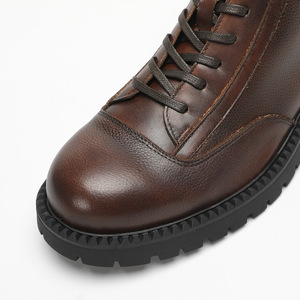 Bottines classiques en daim avec semelle antidérapante et semelle intérieure rembourrée pour le bureau et les occasions professionnelles - Product Image 4