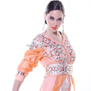 Caftan brodé avec ceinture pour fête pour femmes musulmanes à Dubaï - Product Image 1