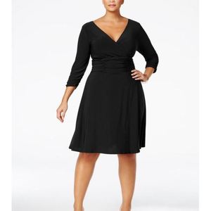 Robe trapèze en mousseline noire taille 2X pour femme de la collection NY, avec fronces et perles, style formel simple et classique, longueur genou - Product Image 1