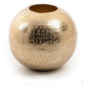 Maceta con acabado chapado en oro brillante, florero de diseño personalizado más vendido para banquete de boda, decoración de Hotel, floreros de Metal - Product Image 1