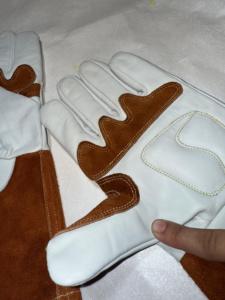 ถุงมือหนังวัวแยกหนังวัวธรรมชาติเชื่อมอาร์กอาร์เรย์อุณหภูมิสูงและทนทาน - Product Image 6