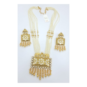 Collar con colgante Kundan de moda con piedras verdes y pendientes para mujer, elección de joyería perfecta para trajes étnicos tradicionales - Product Image 1