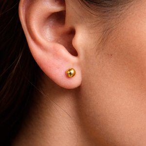 JJ BRAVO ต่างหูทองคำแท้ 14K ทรงโดมขัดเงา สไตล์มินิมอล สำหรับทุกเพศ ใส่ได้ทุกวัน - Product Image 5