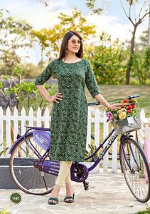 Nouvelle collection de kurtis décontractés en rayonne lourde brodée à la main, multicolores, séchage rapide, pour la mode indienne et pakistanaise. - Product Image 2