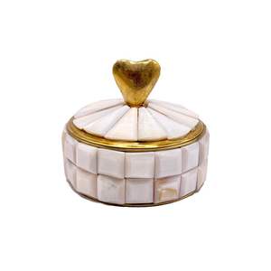 Boîte à chocolat en acrylique de luxe avec incrustation de nacre, couvercle en bois, boîte à chocolat arabe, cadeaux du Ramadan et de l'Aïd, fabriqué en Inde - Product Image 3