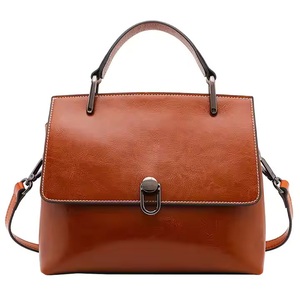 Bolso de mano de cuero genuino para mujer de estilo bohemio personalizado 2025, bolsos de lujo a la moda para mujer, cadenas decorativas con solapa y cremallera - Product Image 6