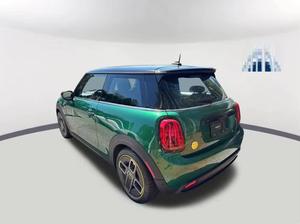 มินิ คูเปอร์ เอสอี อิเล็กทริก แฮทช์แบ็ก รุ่นใหม่ล่าสุด ปี 2021 - รถซีดานขนาดกะทัดรัดสมรรถนะสูง ขับเคลื่อนสี่ล้อ กำลัง 522 แรงม้า - Product Image 3