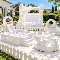 Ensemble de jeux souple pour tout-petits avec piscine à balles blanches, équipement de terrain de jeu intérieur/extérieur pour enfants, idéal pour les fêtes d'anniversaire et la location événementielle