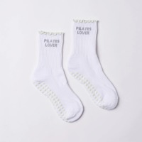 ODM Personnalisé Jacquard Logo Ruffle Reformer Chaussettes Antidérapantes Yoga Bare Pilates Chaussettes pour Femmes Vente en Gros Échantillon Support