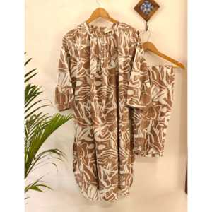 ชุดคุर्ตาผ้าเครปพิมพ์ลายดอกไม้สีเซเปียสไตล์โบฮีเมียนสำหรับผู้หญิง ระบายอากาศได้ดี แขนสามส่วน เหมาะสำหรับฤดูใบไม้ผลิ/ฤดูร้อน - Product Image 1