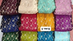 Tela de brocado de seda 100% personalizada al por mayor de alta calidad para tapicería de moda de lujo y artesanía de colores vibrantes hecha en la India - Product Image 5