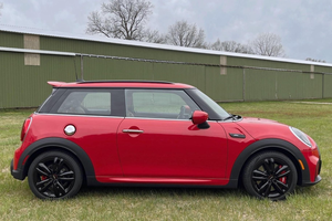 Mini Cooper John Cooper Works 2024 d'occasion en parfait état, conduite à gauche, sièges en cuir, caméra de recul - Product Image 2