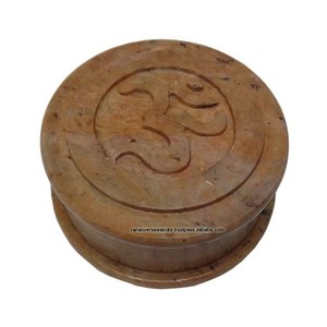 Boîte de rangement pour bijoux fait à la main, conteneur de stockage en pierre de savon avec Om sculpté et couvercle en forme circulaire - Product Image 6