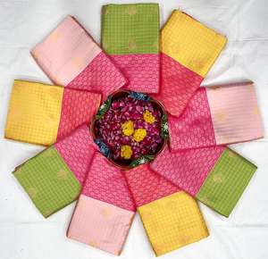 ส่าหรีผ้าไหมแจ็คการ์ดเนื้อหนาพร้อมส่าหรีขอบสีฟ้า - Product Image 3