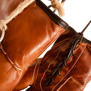 Gants de boxe à lacets personnalisables en cuir, couleur unie, pour activités de plein air et pêche, vente directe d'usine du Pakistan, avec logo imprimé - Product Image 5