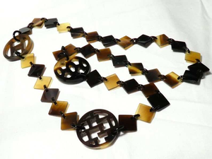 Collier rond en corne de buffle, la beauté de la nature avec notre magnifique collier rond en corne de buffle par saniya handicraft - Product Image 5