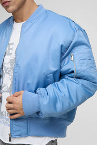 Blouson bomber satiné uni résistant à l'eau et à séchage rapide pour homme, grande taille, style universitaire, tenue quotidienne, veste de baseball - Product Image 3