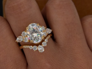 Ensemble de mariage de luxe avec diamant de laboratoire taille ovale certifié IGI, bague de fiançailles pour femme en or blanc ou jaune massif 14 carats, cadeau de mariage - Product Image 5