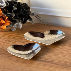 ชามใส่อาหารรูปหัวใจดีไซน์ด้วยค้อนทำจากโลหะขัดเงาสำหรับของว่างและเสิร์ฟอาหาร - Product Image 1