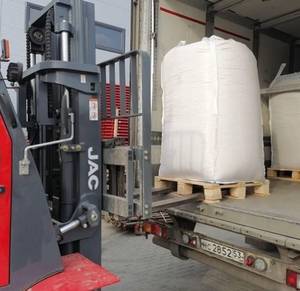 Granulés de bois de haute qualité en forme de briquettes, combustible naturel pour système de chauffage, haute densité, teneur en cendres 9,9 %, valeur calorifique 99,9 J - Product Image 5