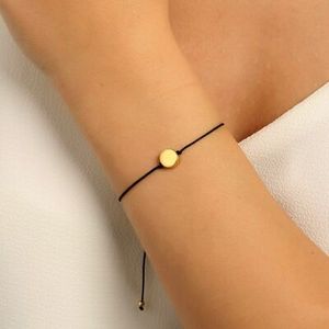 สร้อยข้อมือเงินแท้ 925 ทรงกลม ดีไซน์ทันสมัย พร้อมเชือกสีเหลือง - Product Image 1