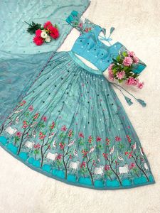 Blusa Sari de seda india de alta calidad con estilo, hermosas mangas de mariposa, ropa festiva informal brillante, fiestas de bodas para mujer - Product Image 4