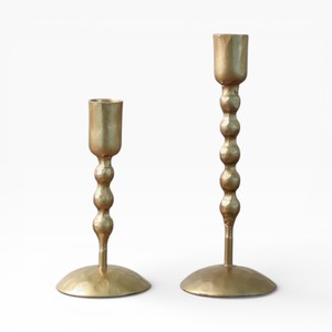 Par de Portavelas Altos con Acabado en Latón y Base Redonda Minimalista para Decoración Moderna del Hogar, Únicos - Product Image 3