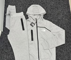 Survêtement d'hiver pour homme en polaire à capuche uni |   Coton 100% Premium |   Couleurs personnalisées, Marquage de marque, Anti-bactérien, Respirant - Product Image 6