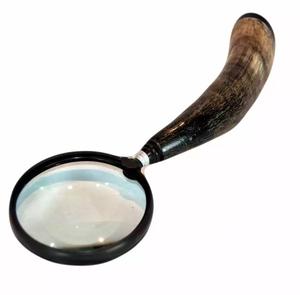 Loupe au design unique et innovant, de haute qualité, très vendue, pour la lecture de livres. - Product Image 5