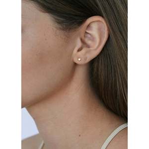 ต่างหูเพชรทรงกลมเจียระไนแบบบริลเลียนท์ Olivia ทองคำแท้ 14k น้ำหนัก 0.06 กะรัต สำหรับใส่ทุกวัน - Product Image 6