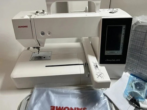 Máquina de Bordar Computarizada de Alta Velocidad Jano-me Memory Craft 500E con Pantalla Táctil a Color, Edición Limitada Nueva - Product Image 1