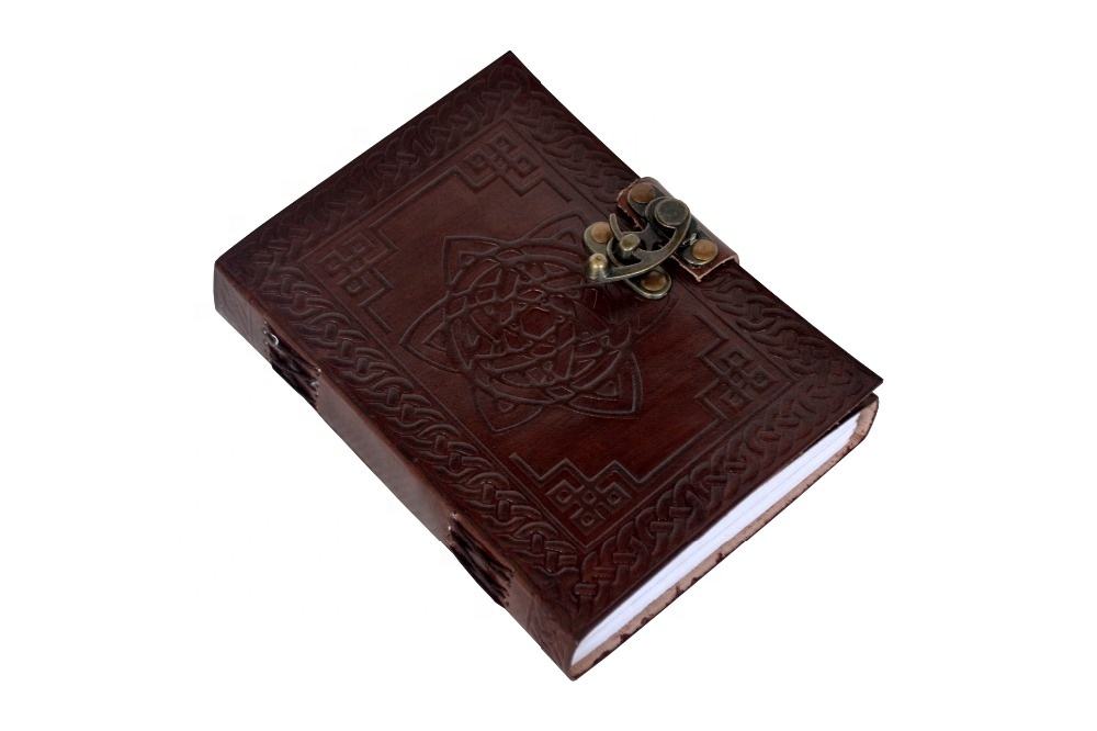 สีน้ำตาล