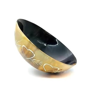 Cuenco de hueso de cuerno con diseño de corazón de excelente calidad artesanal de cuenco de cuerno de buey Real para el hogar y los hoteles cuencos de uso para servir alimentos - Product Image 1