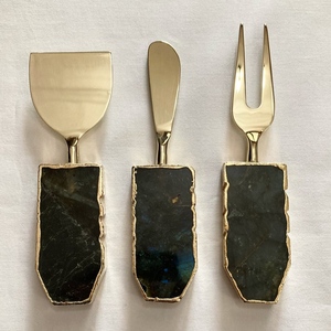 Cuillères en cristal de labradorite Fourchettes Couteaux à fromage Set Couverts en agate naturelle Technique sculptée pour la décoration intérieure Utilisation dans la cuisine - Product Image 2